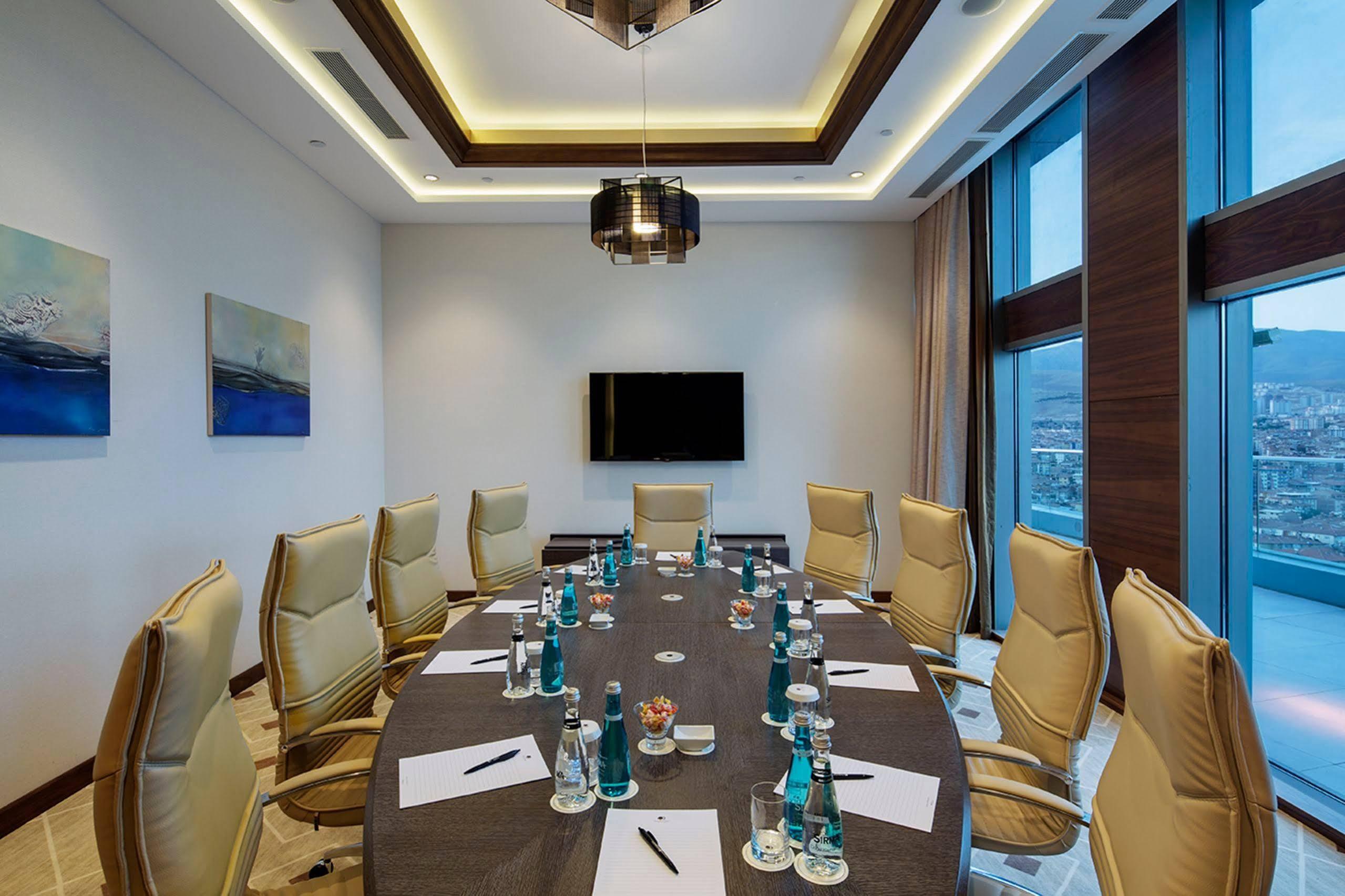 Moevenpick Malatya Hotel Екстер'єр фото